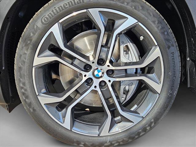 Used 2026 BMW X5 xDrive50e AWD/4WD image 16