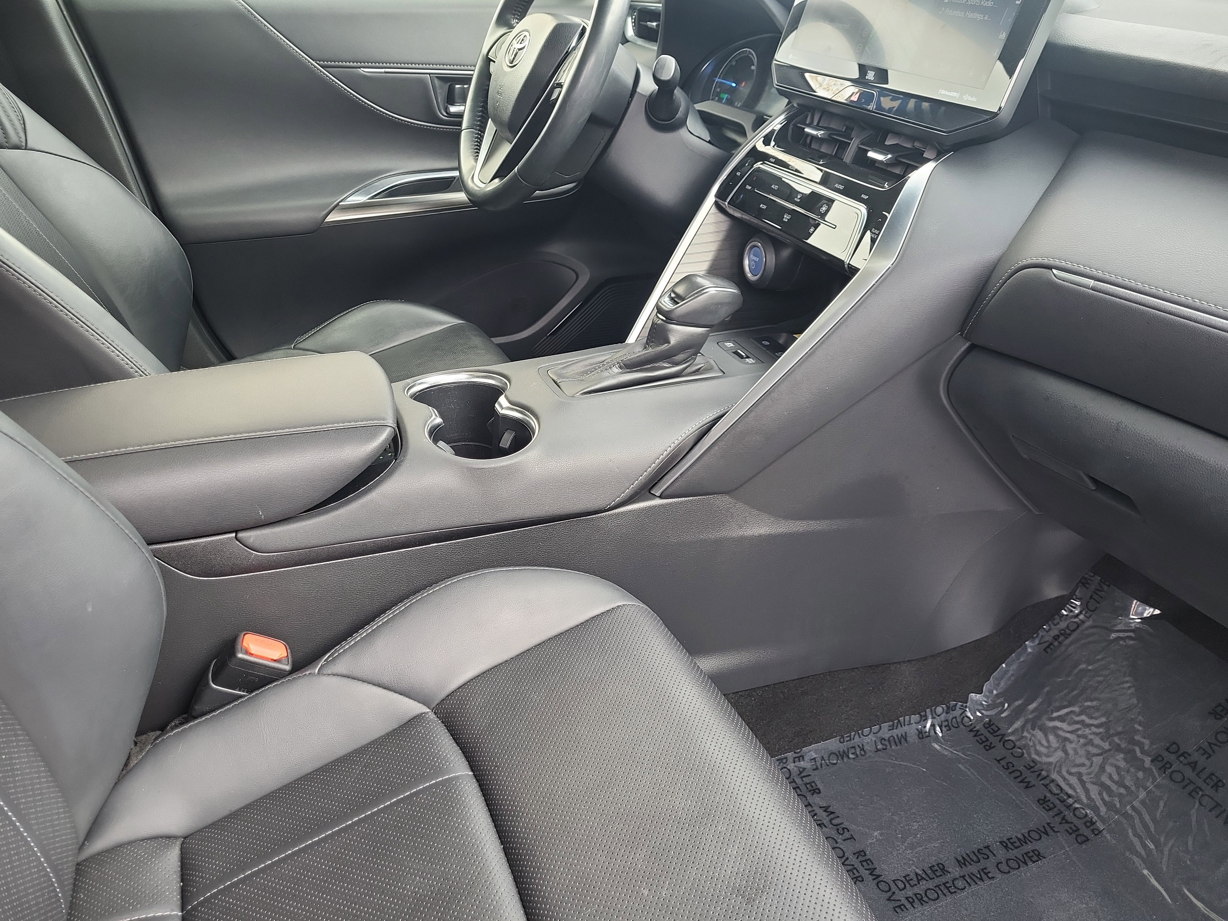 Used 2021 Toyota Venza LE image 18