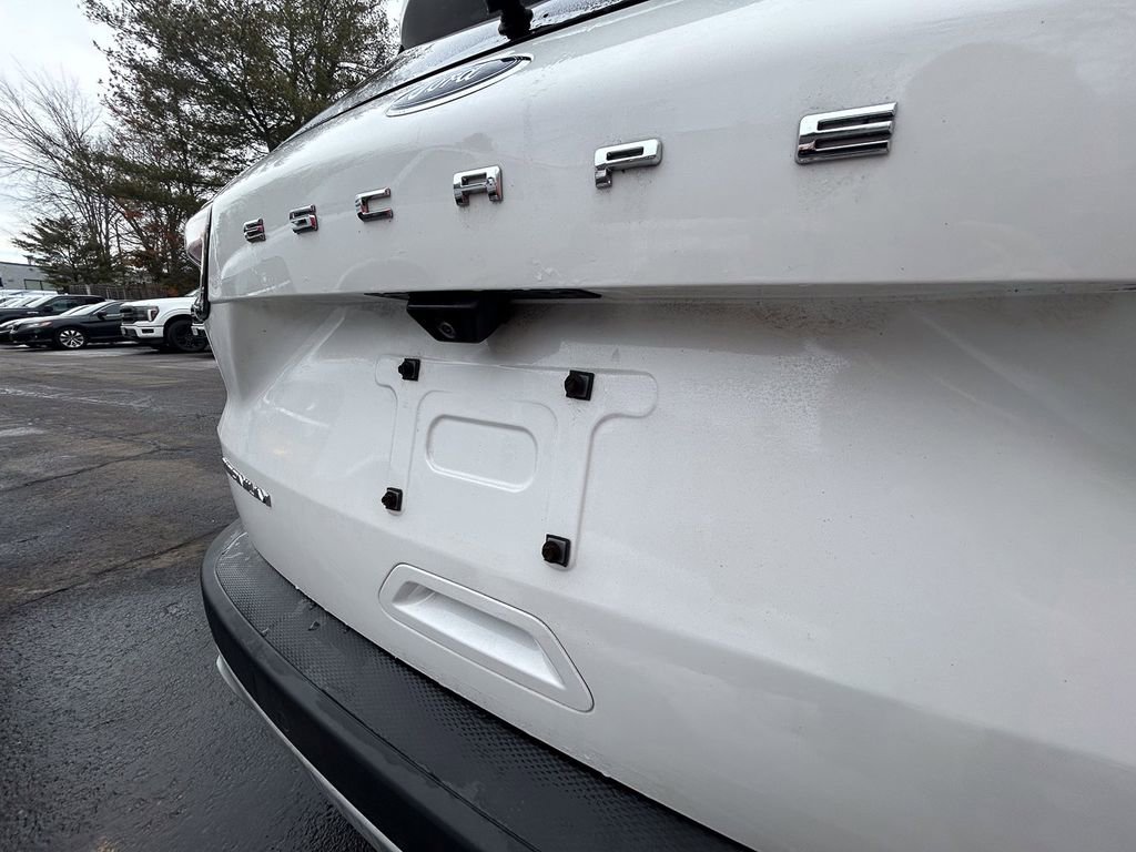 Used 2021 Ford Escape Titanium image 13