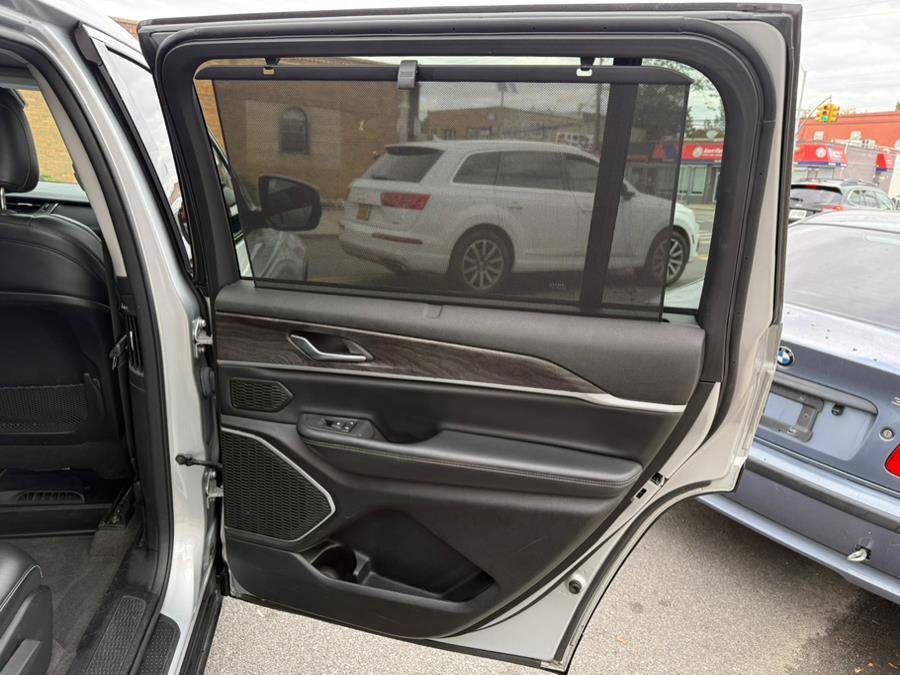Used 2021 Jeep Grand Cherokee L Limited w/ Luxury Tech Group II image 26
