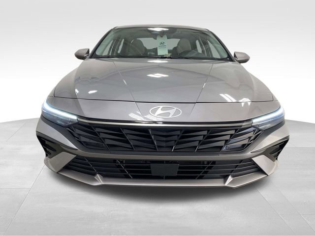 Certified 2025 Hyundai Elantra Limited image 8