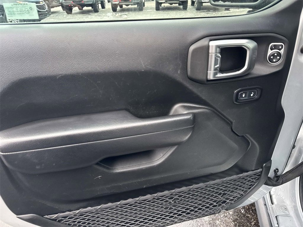 Used 2023 Jeep Wrangler Unlimited image 11