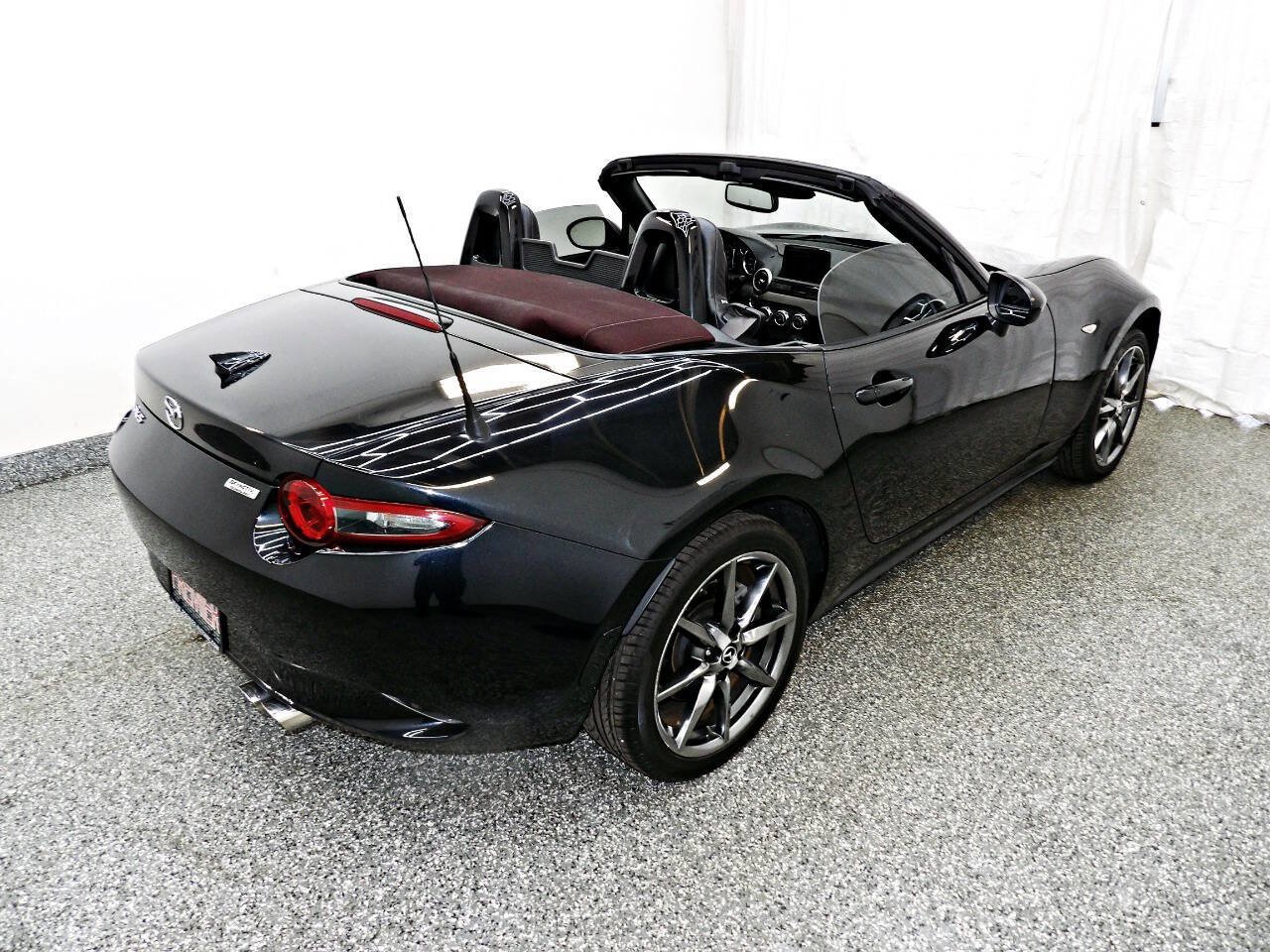 Used 2018 MAZDA MX-5 Miata Grand Touring RWD image 12