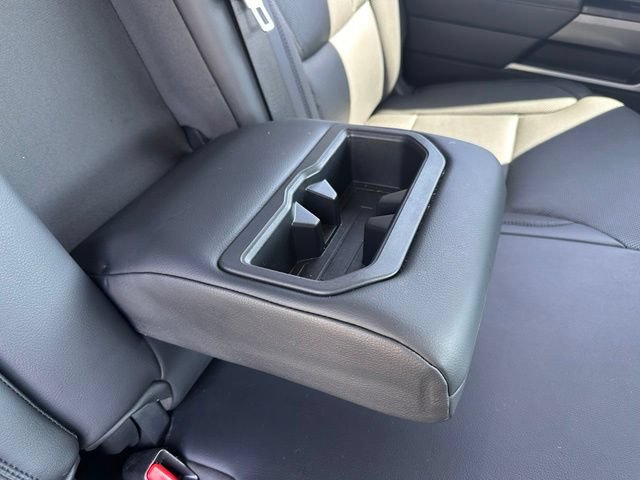 Used 2022 Toyota Prius XLE AWD/4WD image 30