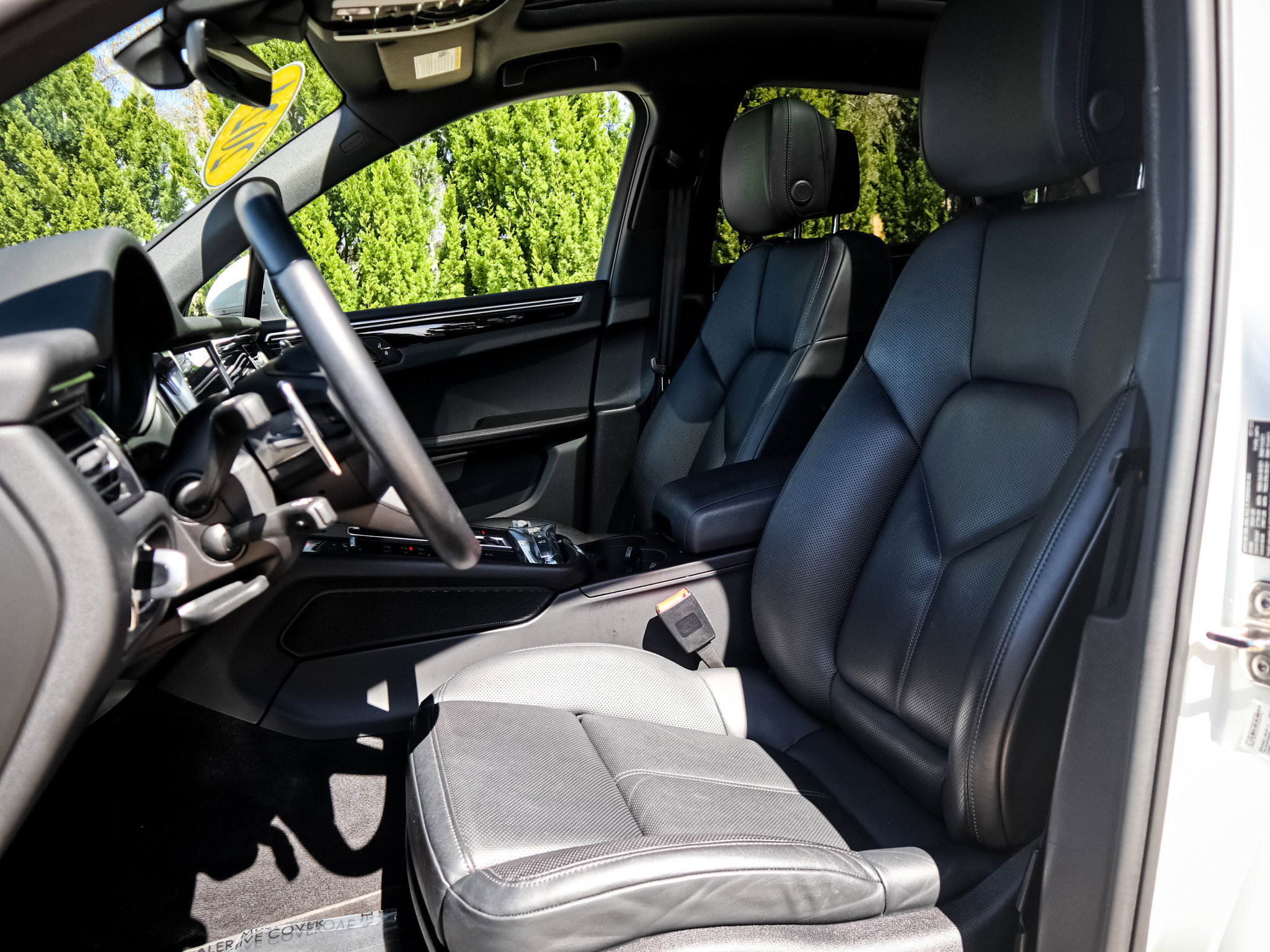 Used 2024 Porsche Macan AWD/4WD image 17