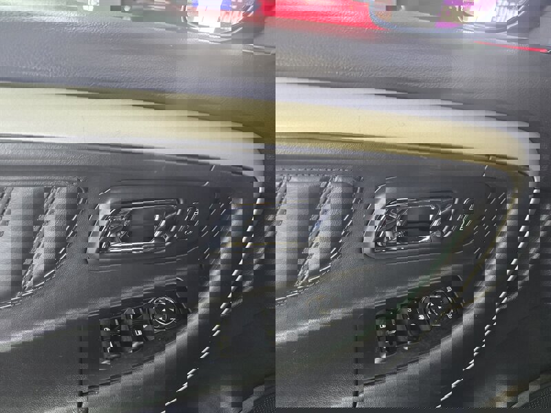 Used 2013 Ford Taurus SEL image 17