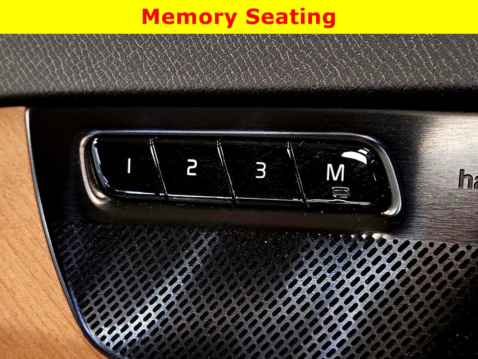 Used 2021 Volvo XC90 T6 Momentum w/ Protection Package Premier image 29