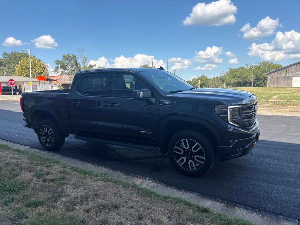Used 2023 GMC Sierra 1500 AT4 w/ AT4 Premium Package AWD/4WD image 7