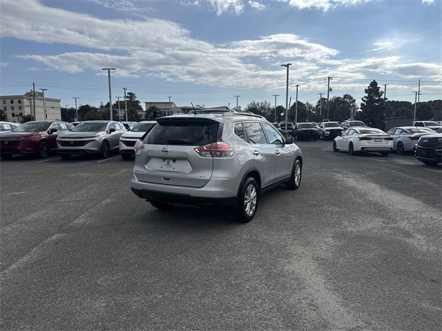 Used 2016 Nissan Rogue SV image 5