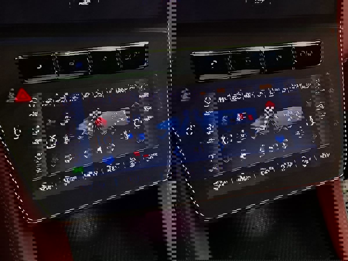 Used 2023 Maserati Grecale Modena image 44