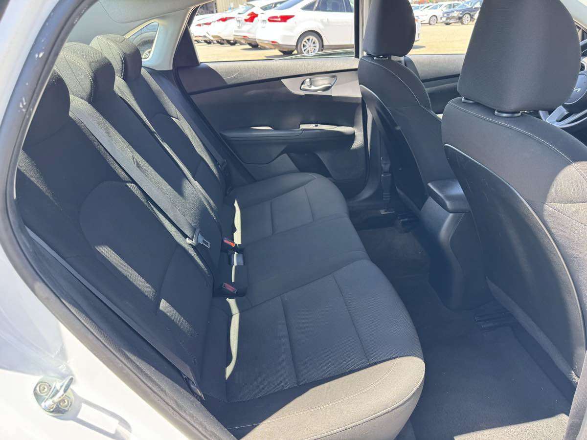 Used 2022 Kia Forte LXS FWD image 16