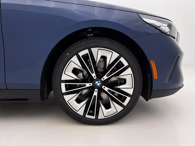 Used 2027 BMW 530i xDrive AWD/4WD image 15