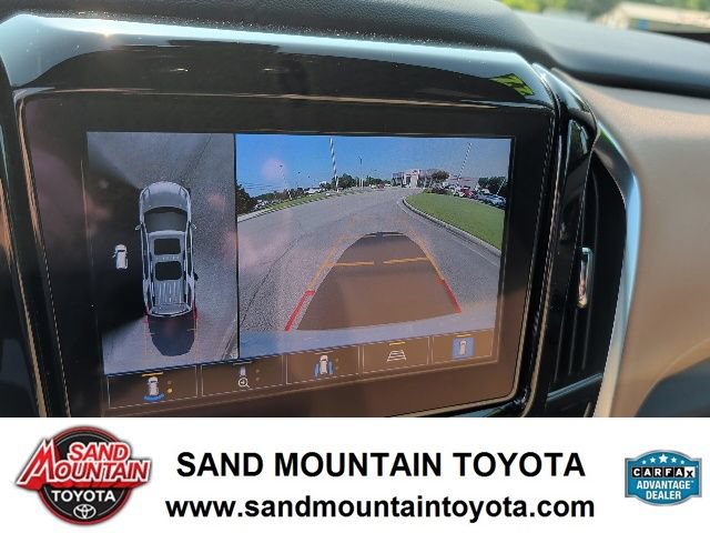 Used 2022 Chevrolet Traverse Premier FWD image 25