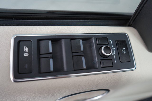 Used 2013 Land Rover Range Rover Supercharged AWD/4WD image 41