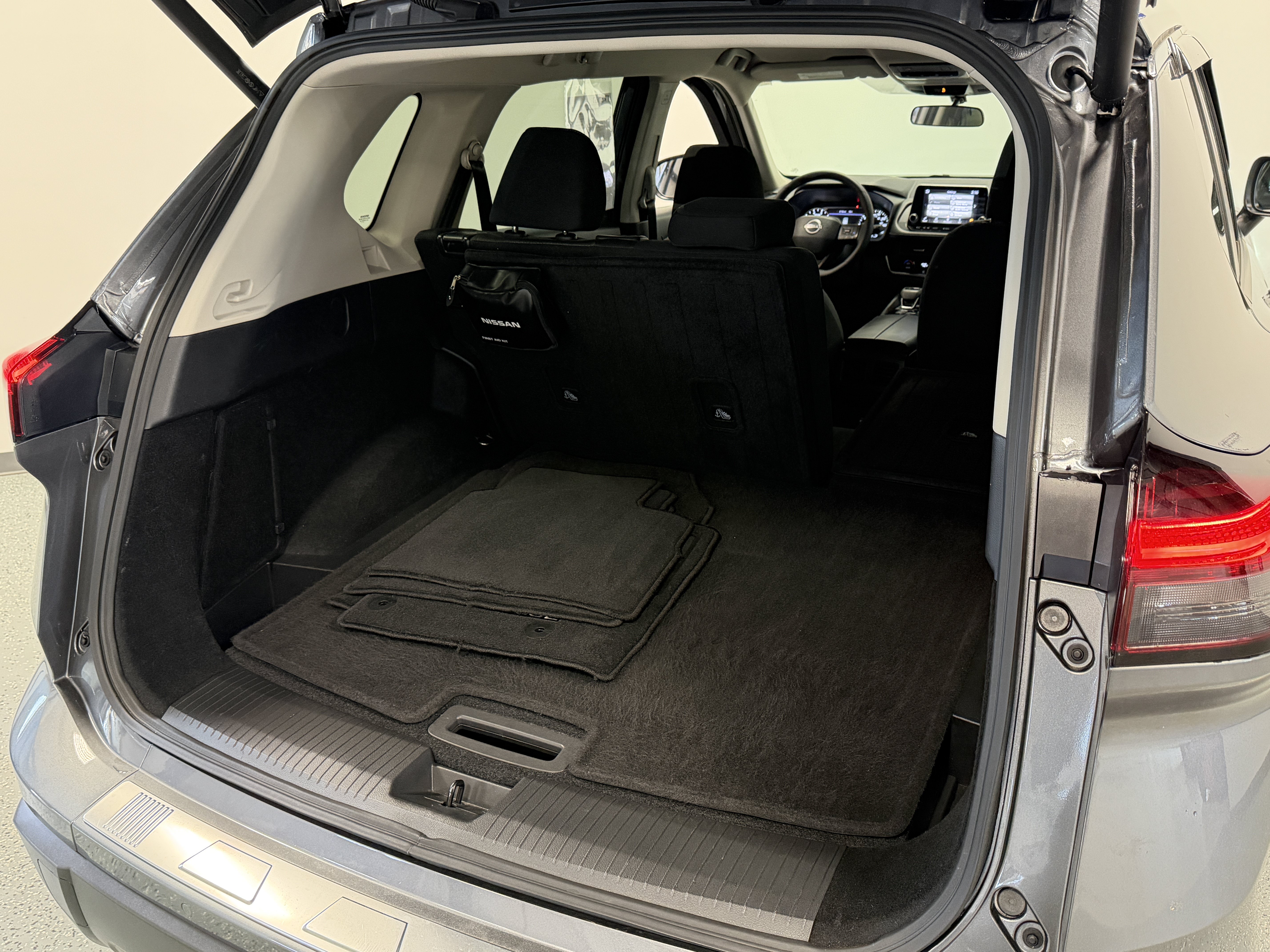 Used 2026 Nissan Rogue SV AWD/4WD image 23