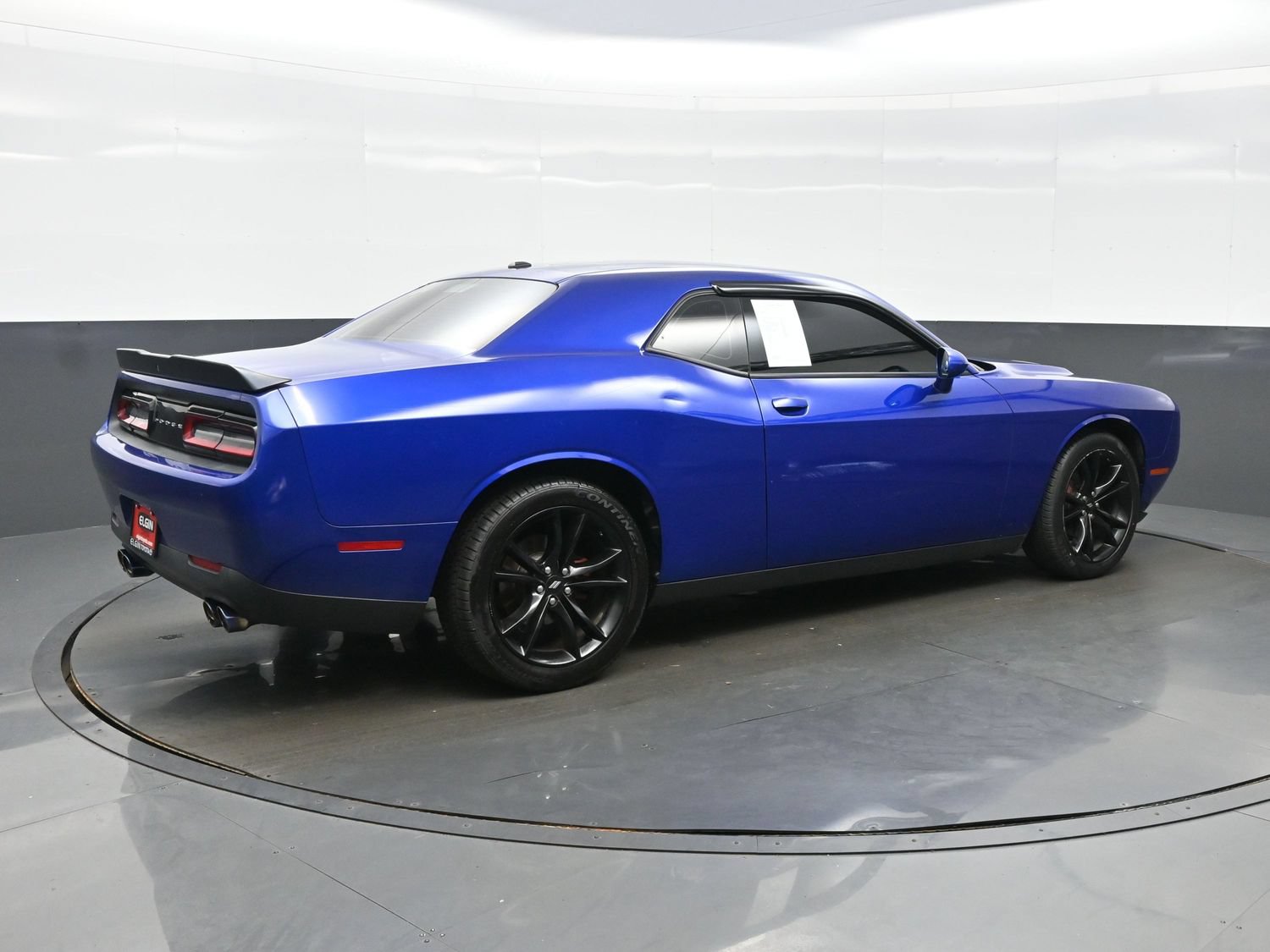 Used 2018 Dodge Challenger SXT w/ Blacktop Package RWD image 6