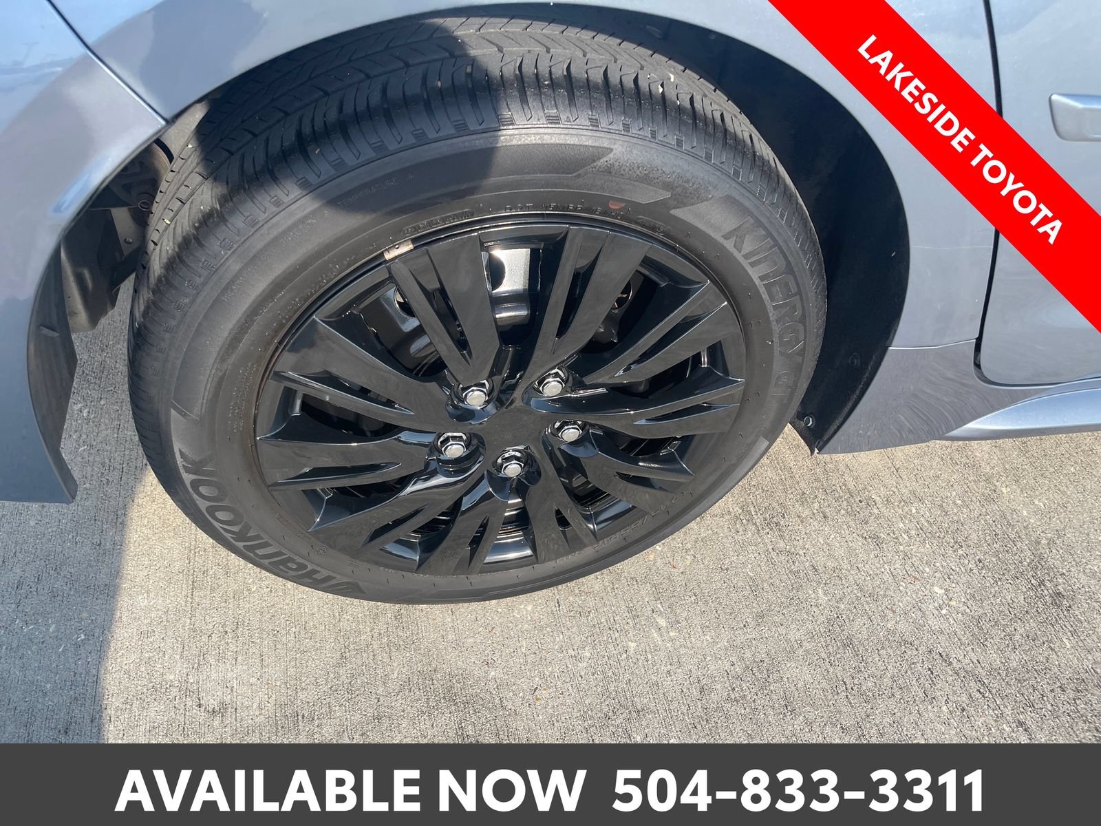 Used 2020 Toyota Corolla LE FWD image 11
