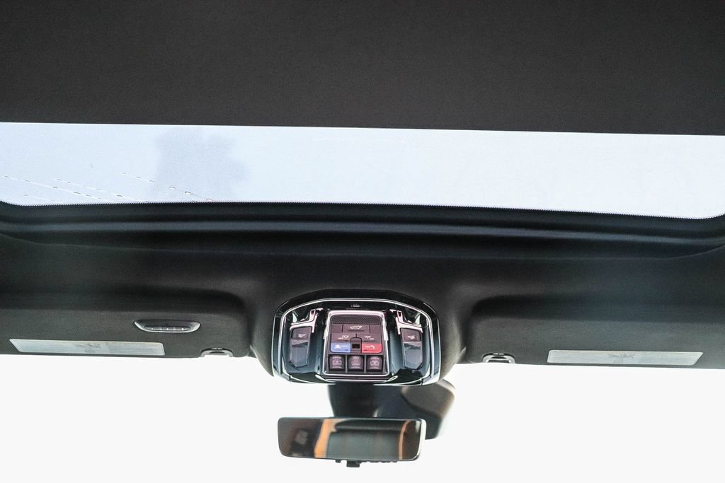 New 2026 Jeep Grand Wagoneer L Summit AWD/4WD image 18