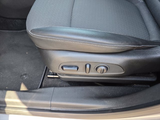 Used 2024 Buick Encore GX Preferred w/ Comfort Package AWD/4WD image 12
