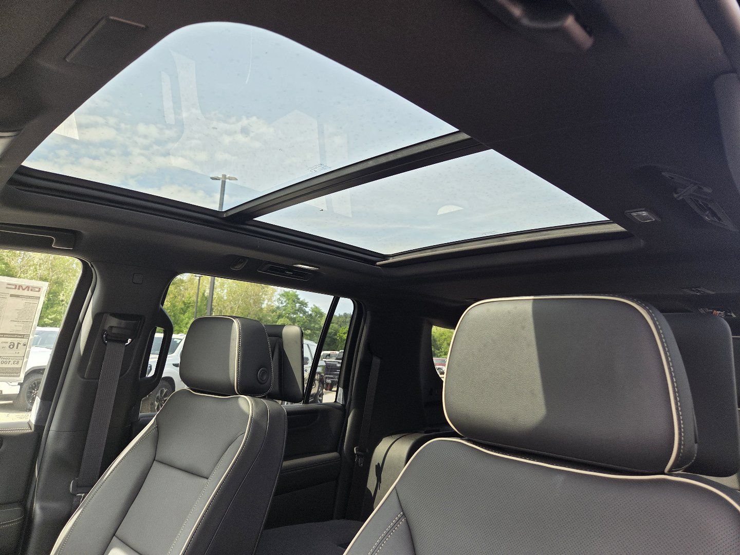 New 2026 GMC Yukon XL Elevation w/ Elevation Premium Package AWD/4WD image 6