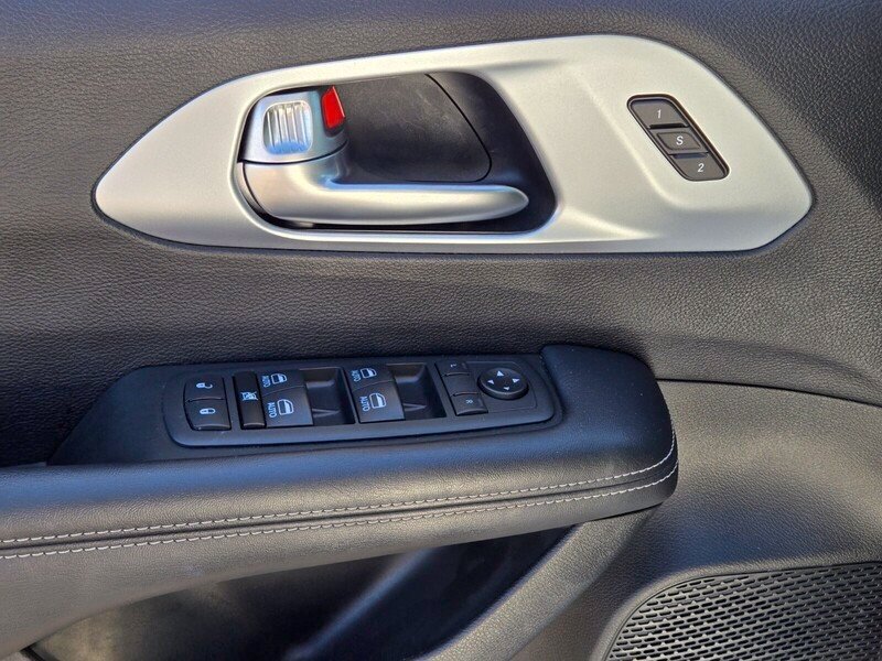 Used 2020 Chrysler Pacifica Touring-L Plus FWD image 18