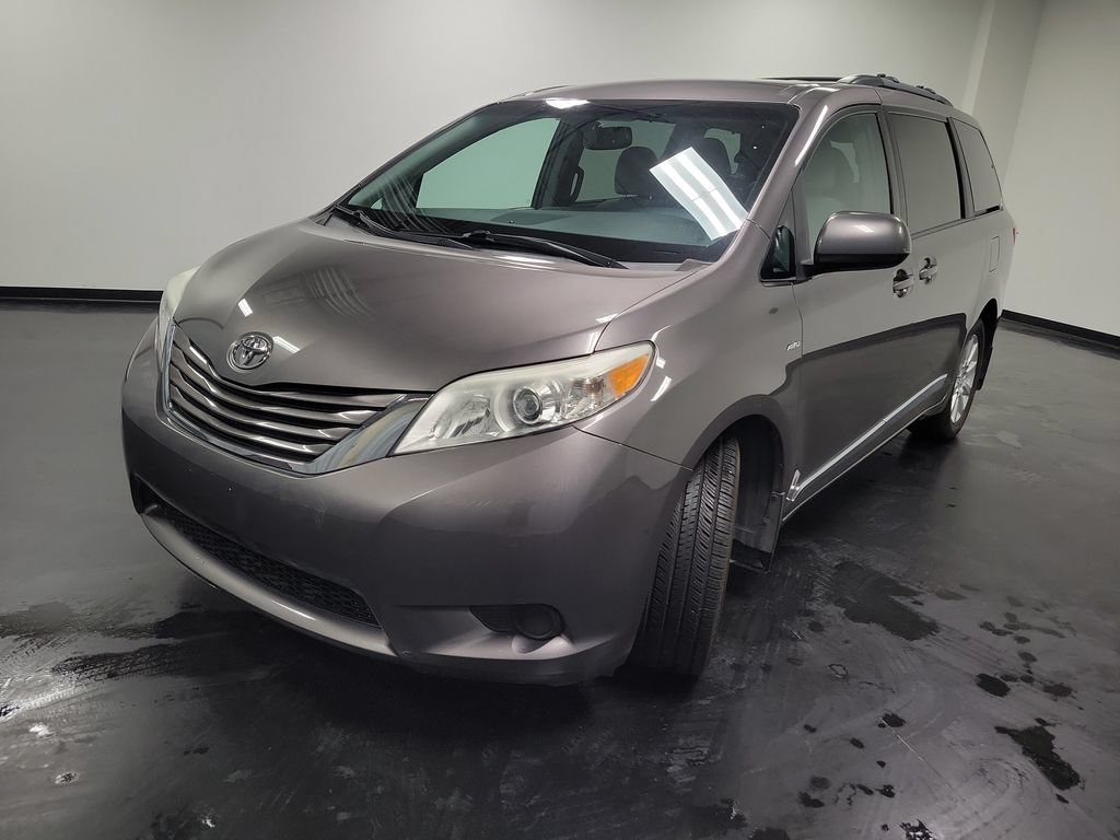 Used 2016 Toyota Sienna LE AWD/4WD image 4