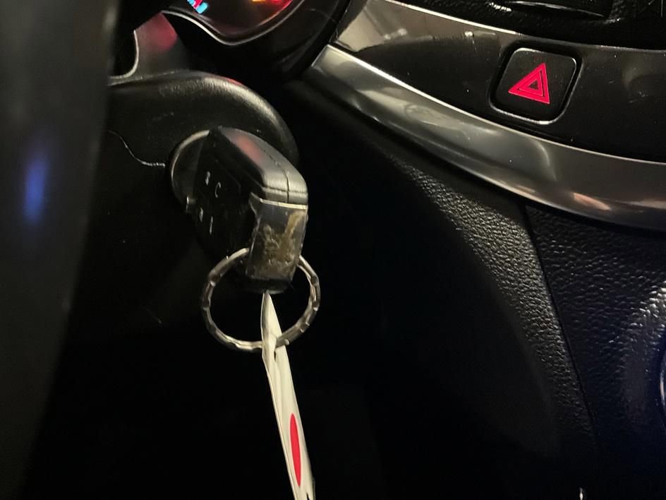 Used 2015 Chevrolet Impala LT w/ Convenience Package image 24