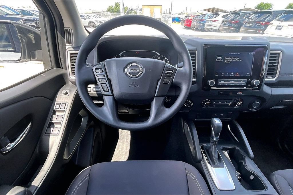 Used 2024 Nissan Frontier SV AWD/4WD image 7