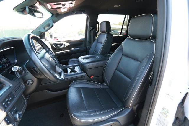 Used 2023 Chevrolet Suburban Premier image 25
