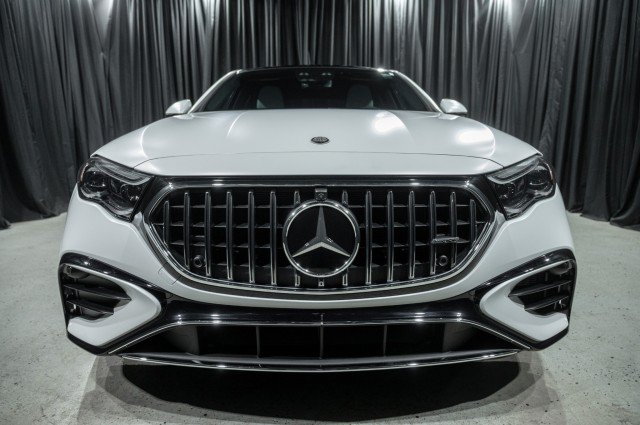 New 2026 Mercedes-Benz E 53 AMG e 4MATIC Sedan image 2