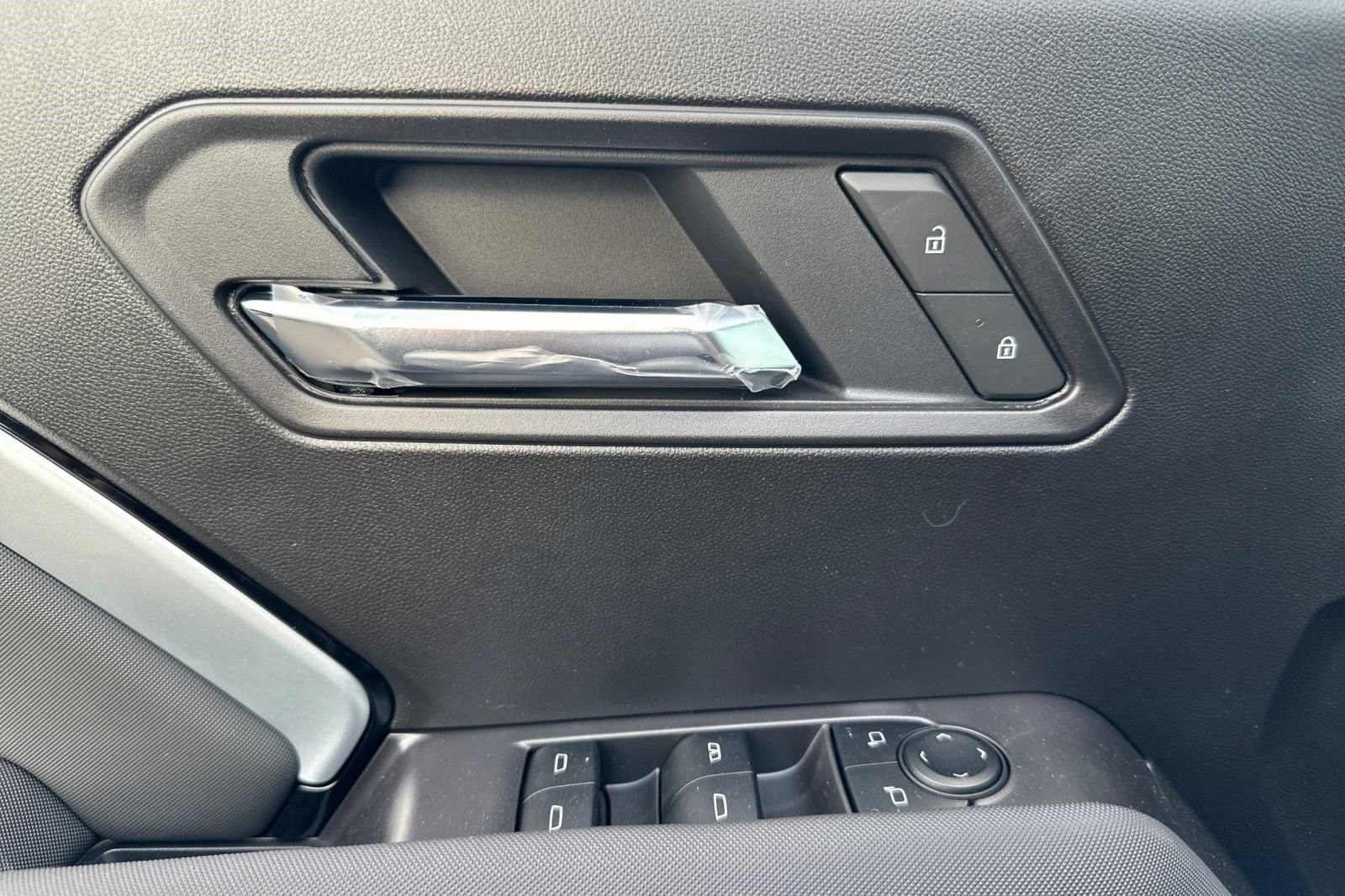 New 2025 Chevrolet Colorado Z71 w/ Midnight Edition AWD/4WD image 11