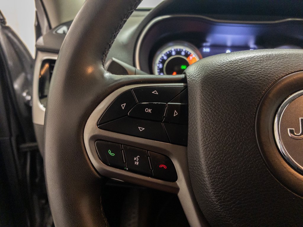 Used 2022 Jeep Cherokee Limited image 26