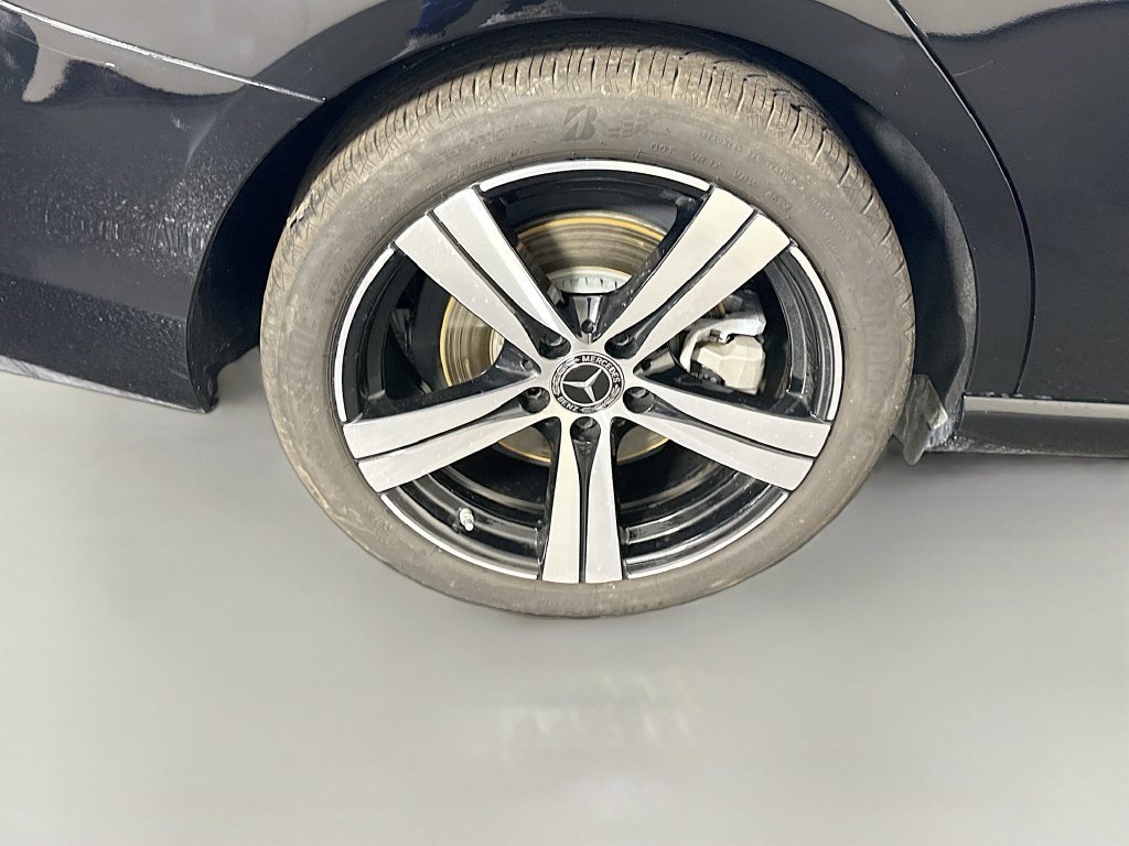 Used 2025 Mercedes-Benz C 300 Sedan image 32
