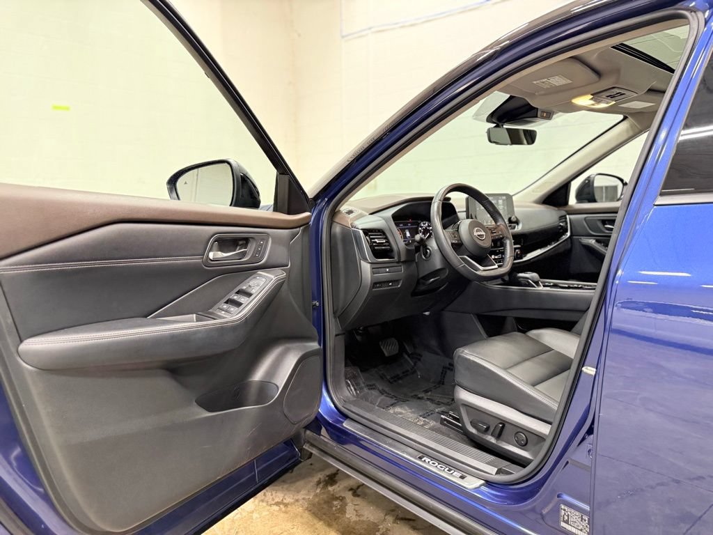 Used 2023 Nissan Rogue SL w/ SL Premium Package AWD/4WD image 32