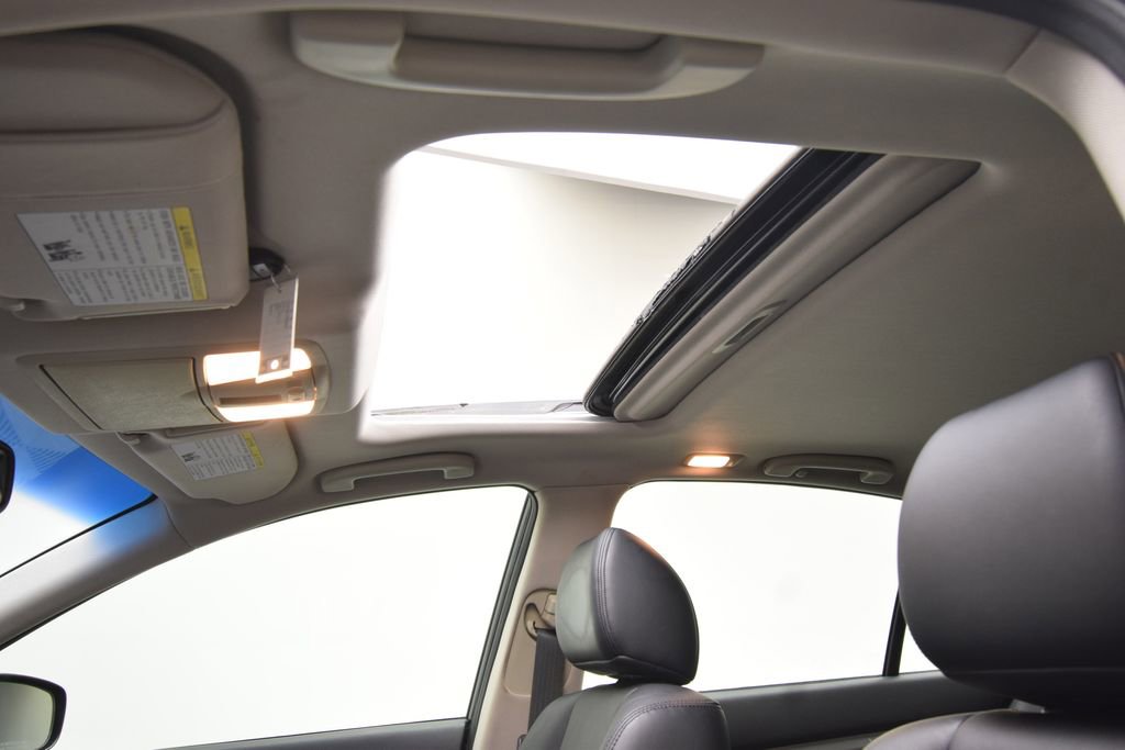 Used 2015 INFINITI Q40 AWD w/ Navigation Package image 17