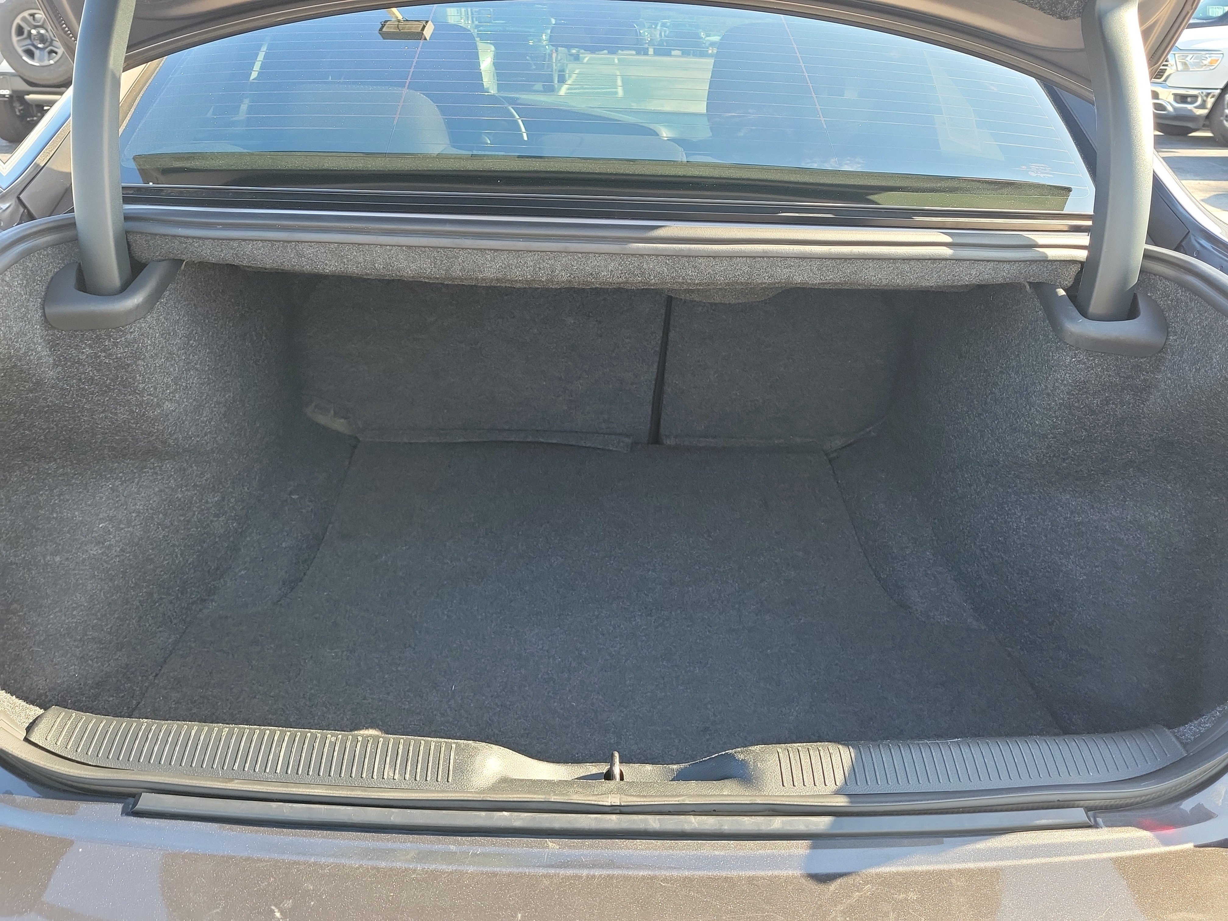 Used 2016 Dodge Charger SXT RWD image 10