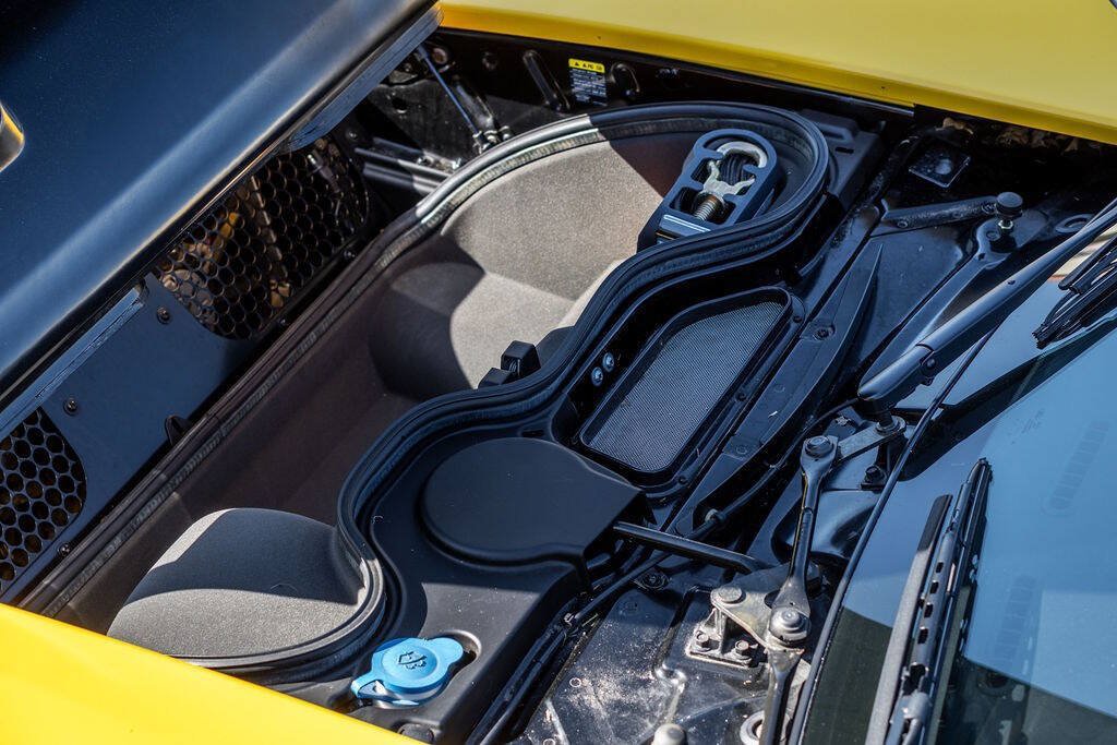 Used 2006 Ford GT RWD image 46