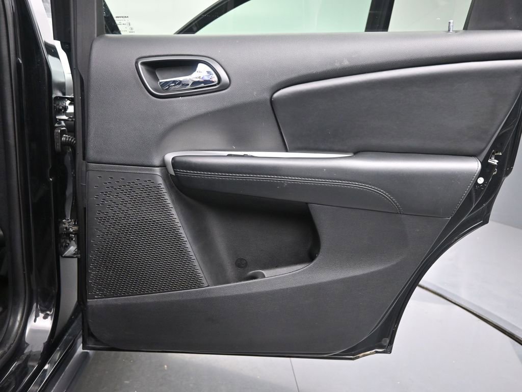 Used 2017 Dodge Journey SE w/ Flexible Seating Group image 17