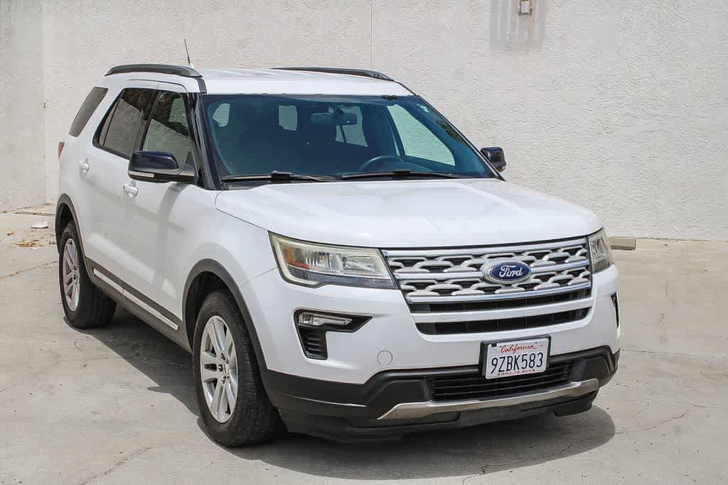 Used 2018 Ford Explorer XLT w/ Equipment Group 201A AWD/4WD image 3