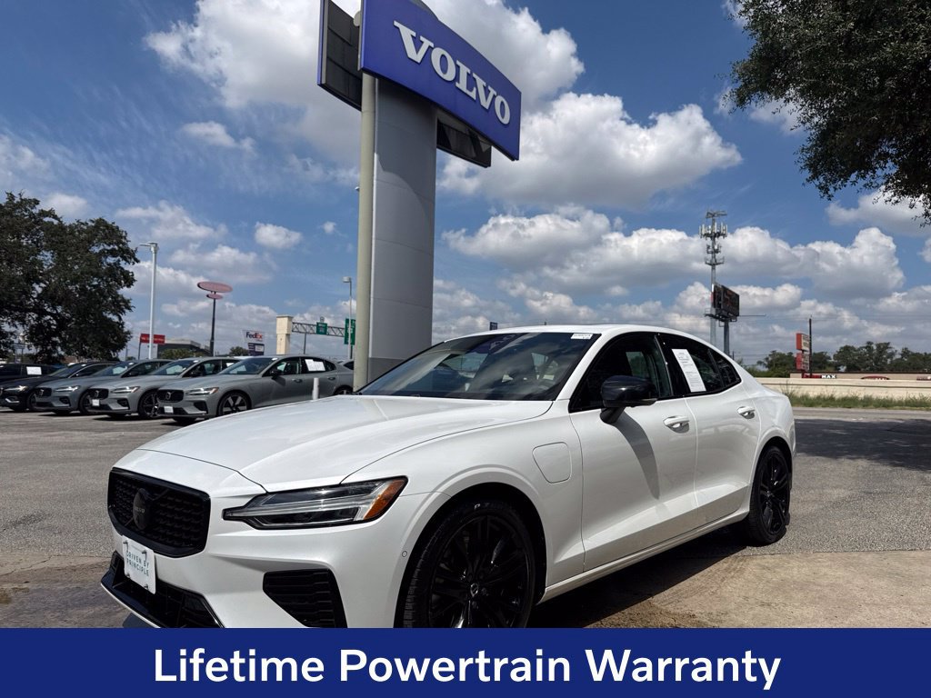 Certified 2025 Volvo S60 T8 Ultra AWD/4WD image 3