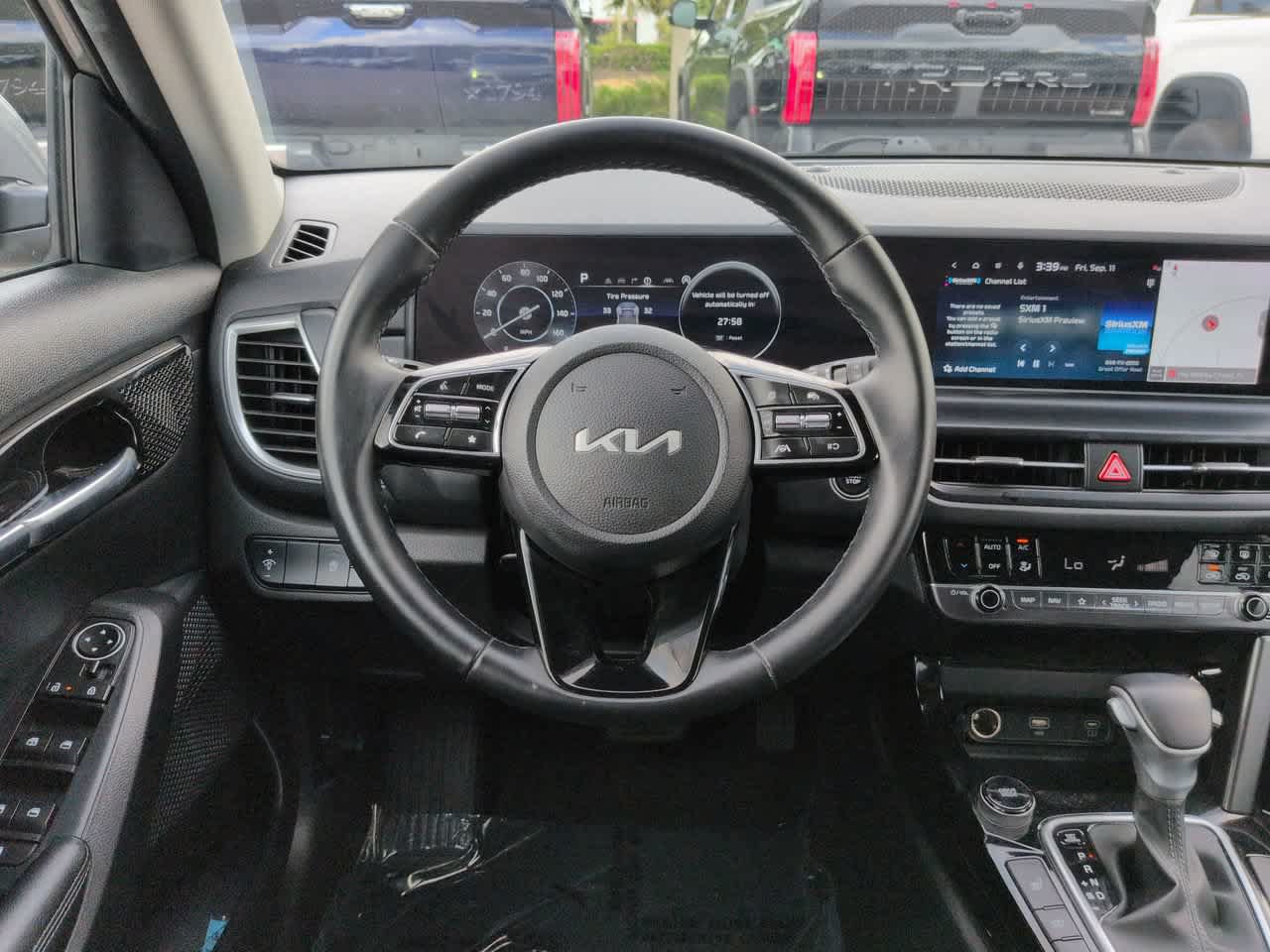 Used 2024 Kia Seltos EX FWD image 15
