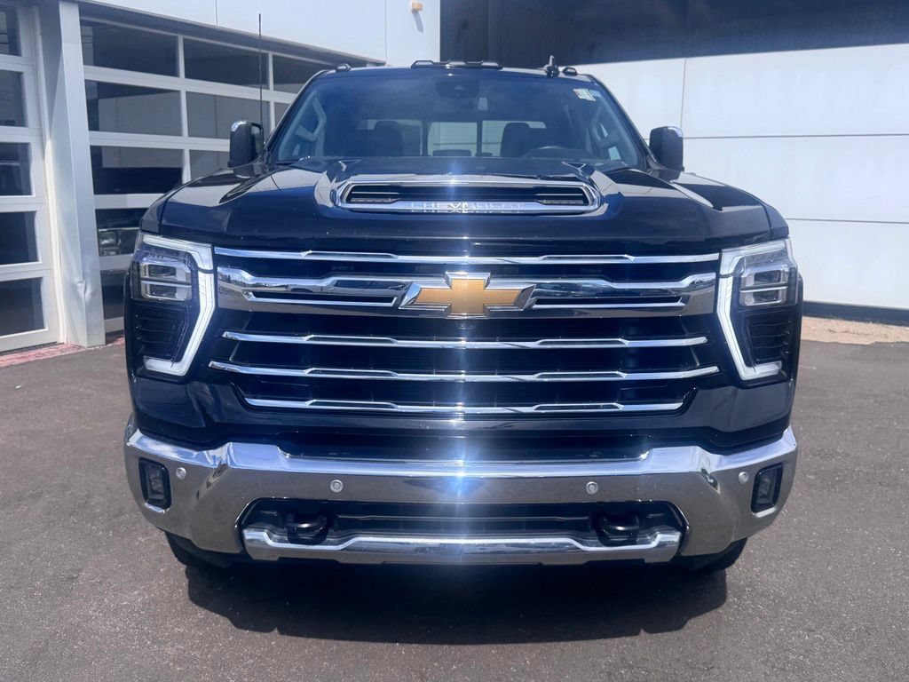 Used 2024 Chevrolet Silverado 2500 LTZ w/ LTZ Plus Package AWD/4WD image 10
