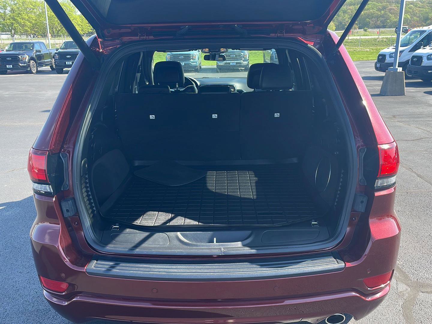 Used 2021 Jeep Grand Cherokee Laredo X AWD/4WD image 29