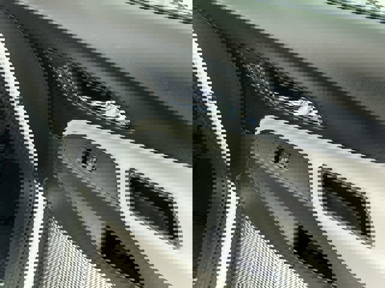 Used 2020 Chevrolet Equinox LT image 31