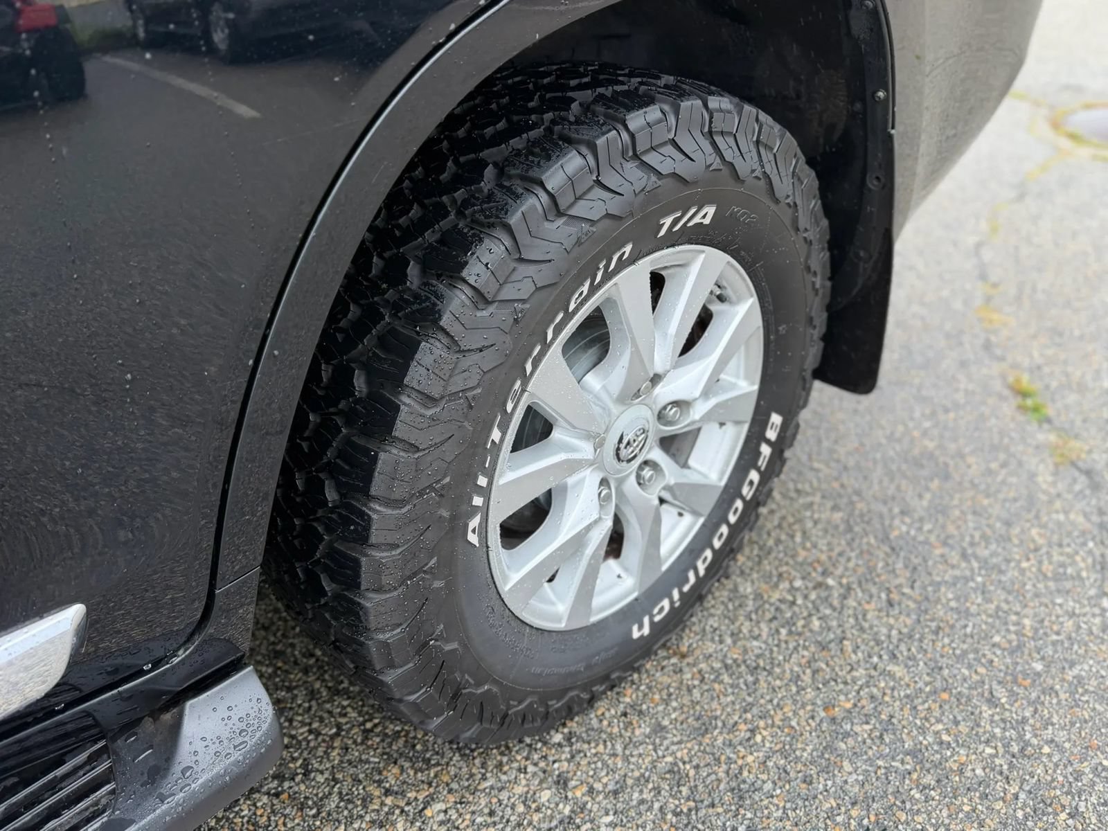 Used 2016 Toyota Land Cruiser AWD/4WD image 9