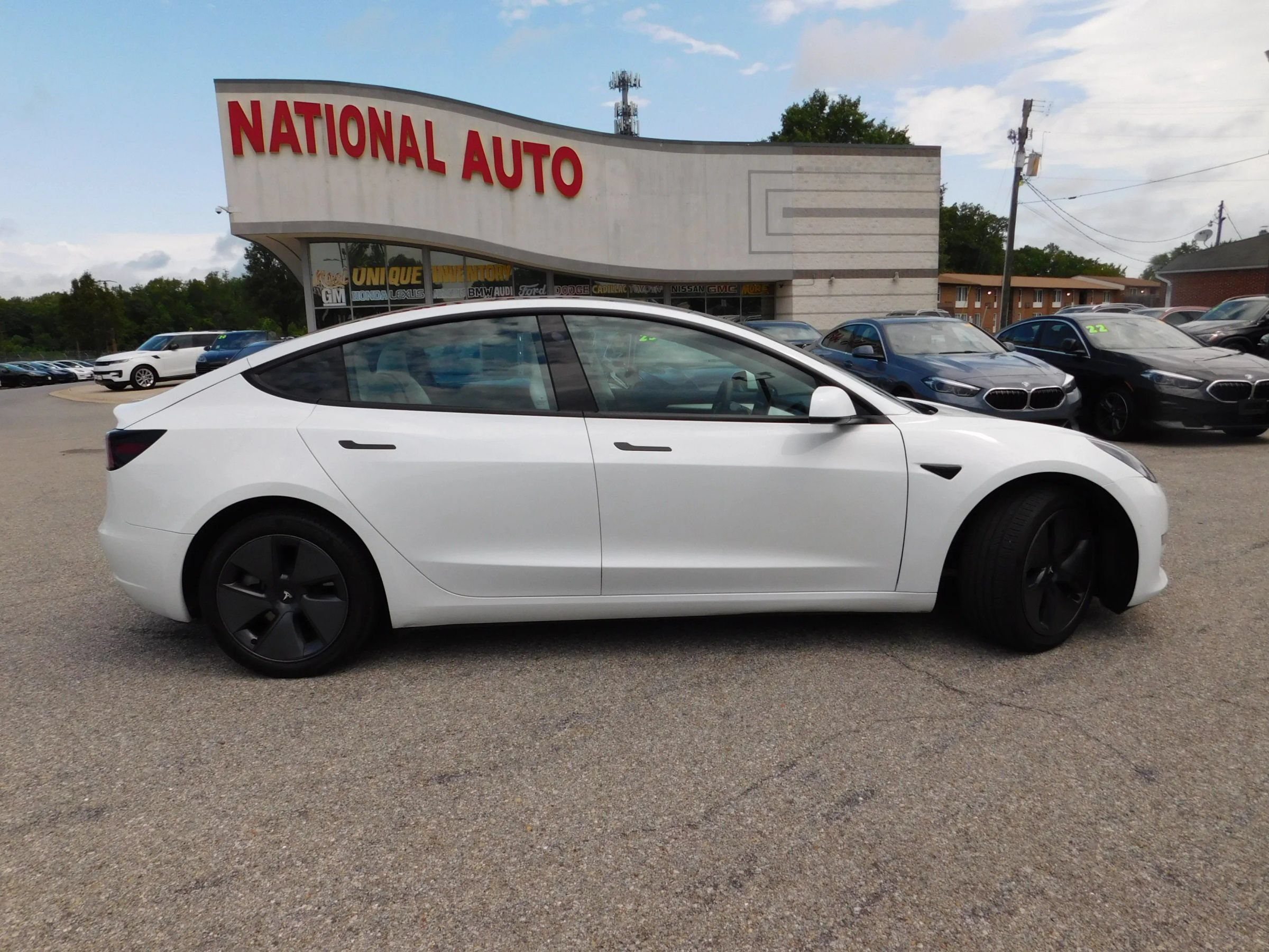 Used 2022 Tesla Model 3 Long Range AWD/4WD image 4