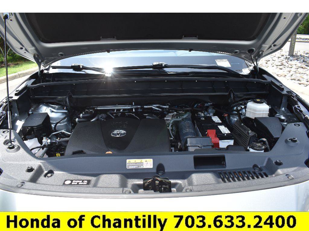 Used 2022 Toyota Highlander XLE AWD/4WD image 38