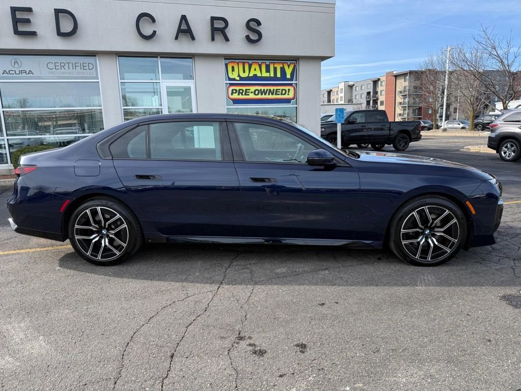 Used 2023 BMW 760i xDrive w/ Executive Package AWD/4WD image 2