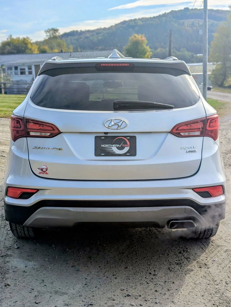 Used 2017 Hyundai Santa Fe Sport image 3