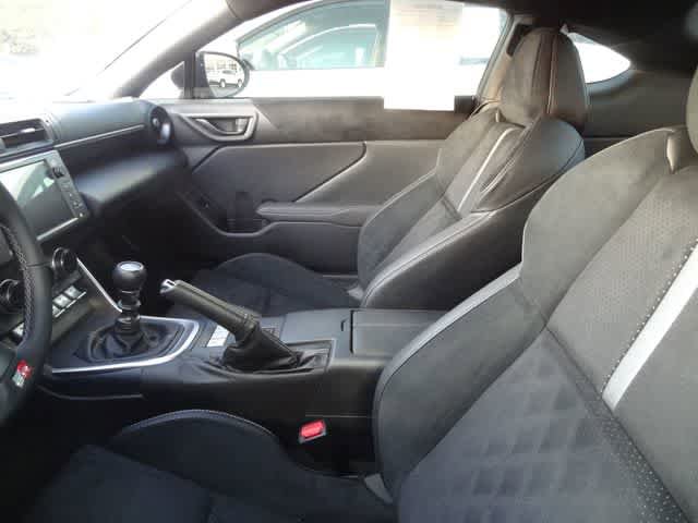 Used 2025 Toyota GR86 Premium w/ Performance Package RWD image 9